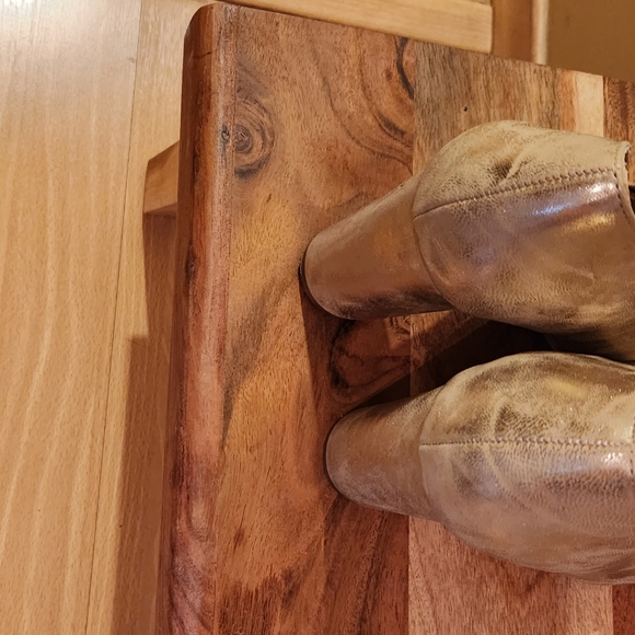 Shoes - Picture 3 of 3